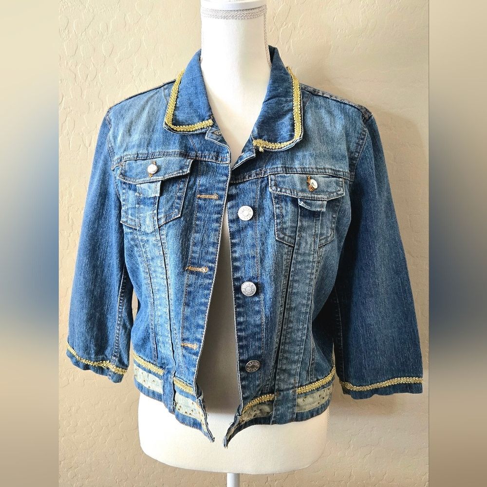 Stylish Denim Jacket with Gold Accents. Sz L